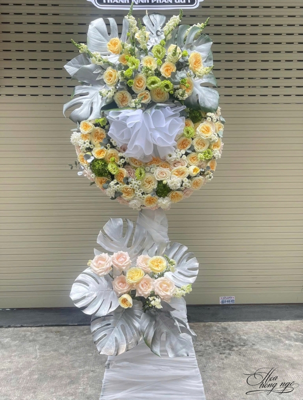 Kệ Hoa Bạch Mặc