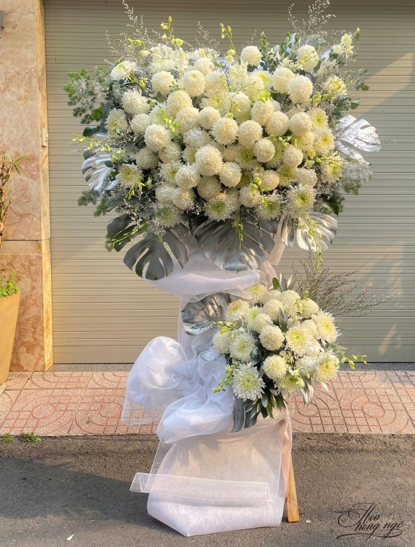 Kệ Hoa Trầm Niệm