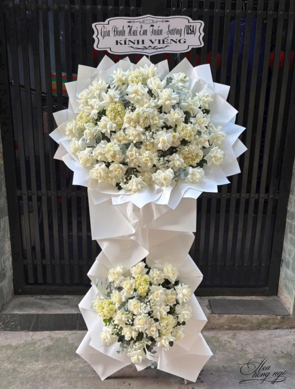 Kệ hoa Khắc Ghi