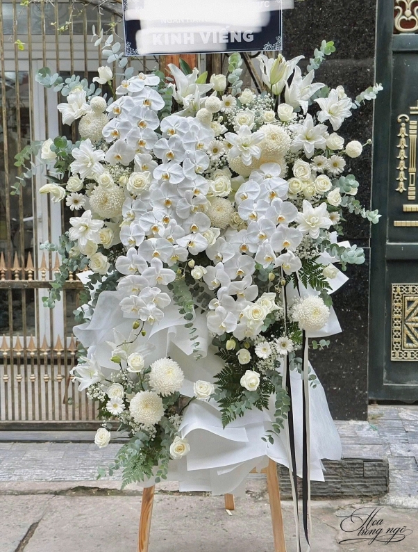 Kệ hoa Bạch Liên