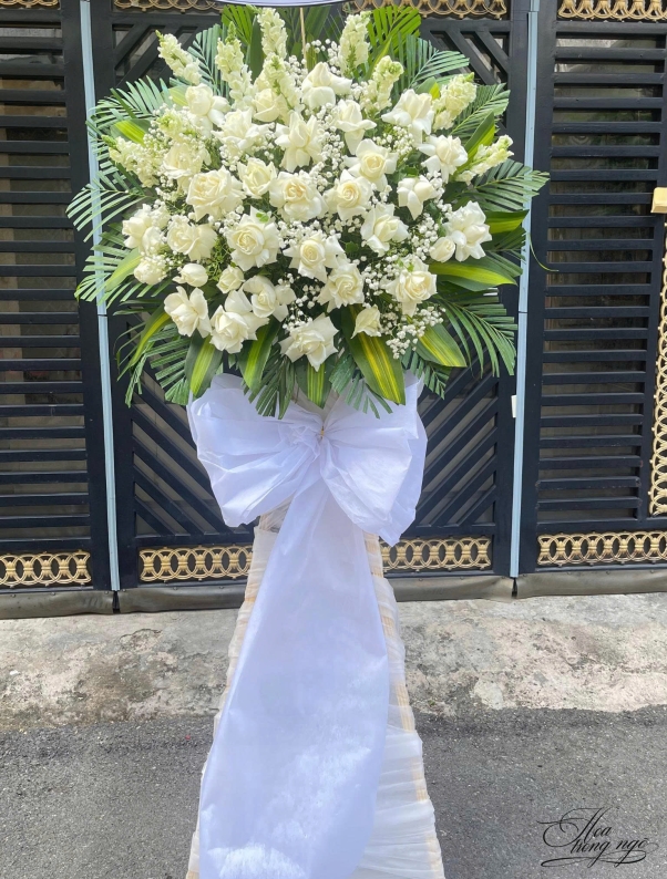 Kệ Hoa Vân Niệm